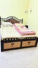 King size bed with storage, Queen size bed, Geiser, Vacuum cleaner