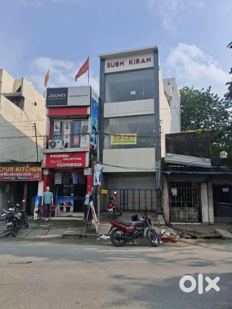On rent -Retail shop / showroom at prime location