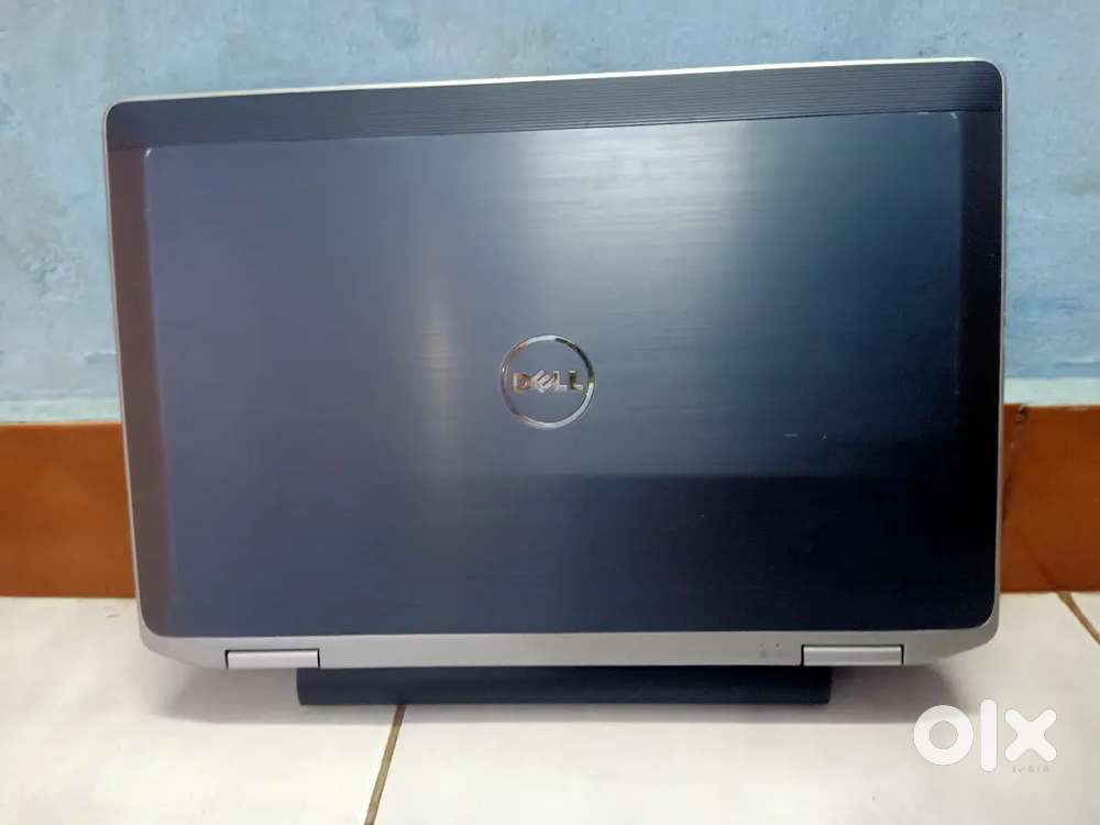 Dell laptop i7/4gb/360 gb