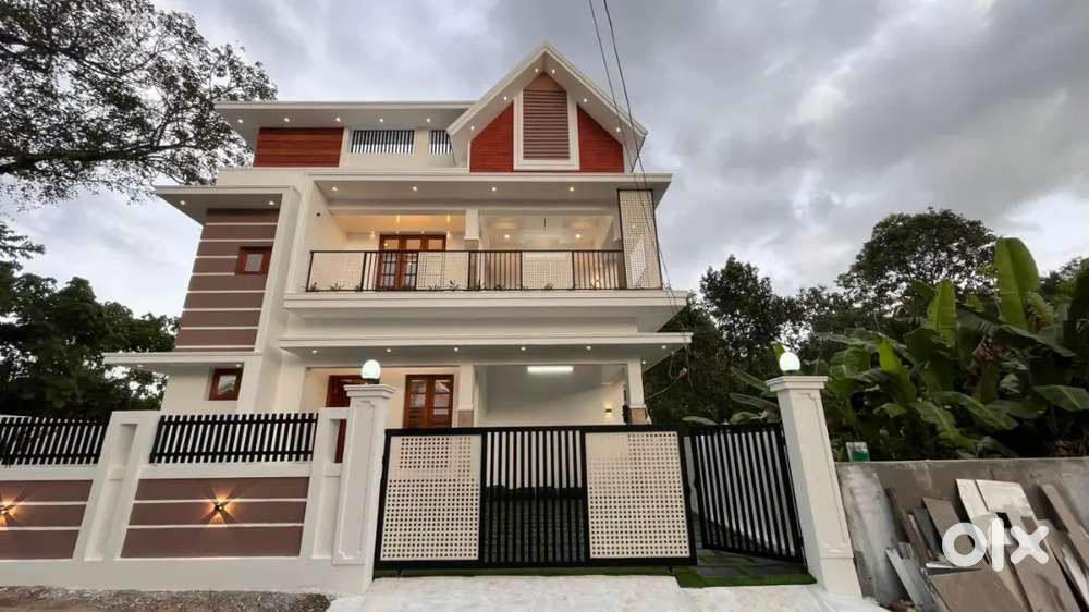 Kakkanad infopark and civil station 3km 4bhk new house thengode