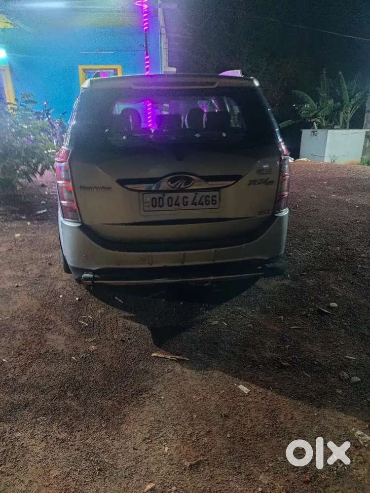 Mahindra XUV500 2015