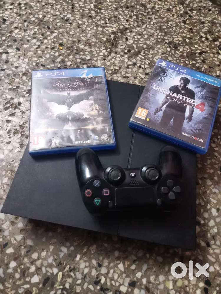 Ps4 with 2game cd