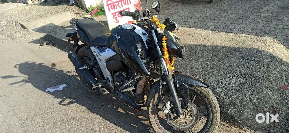 Apache RTR 160 4V