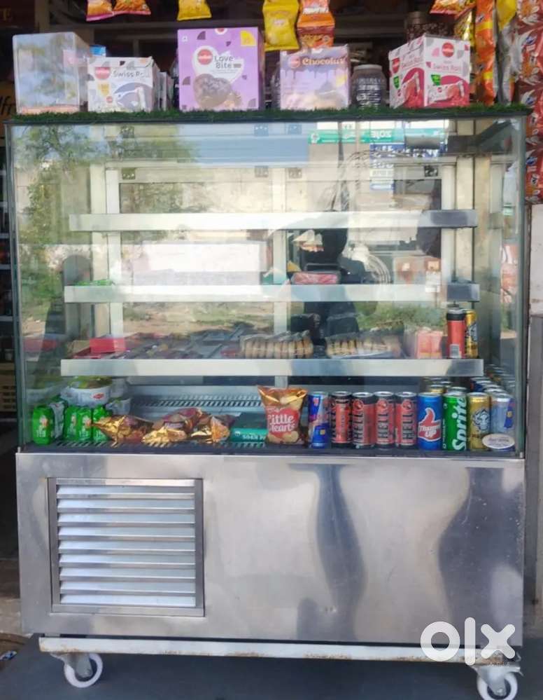 Cake display counter freezer
