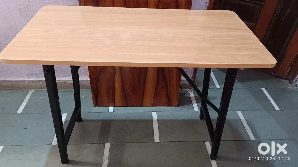 Folding study & laptop table only 820/- ( Home delivery*)