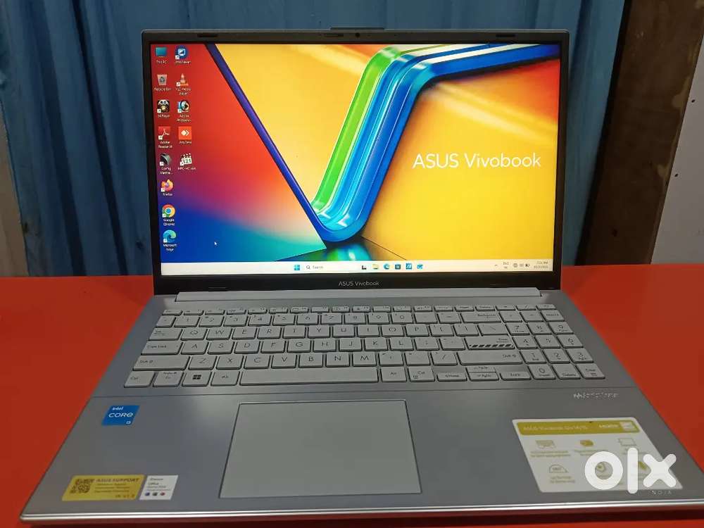 Asus vivobook laptop