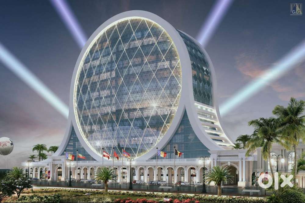 OMAXESUN SECTOR 79,PRIME LOCATION WITH LIFT AND CAR PARKING..