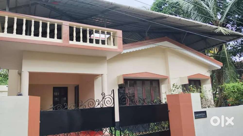Independent 2 BED Furnished House - മണിമല റോഡ് - CAR Parking - FAMILY