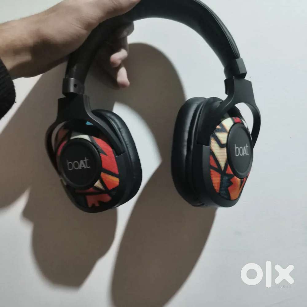 boAt Rockerz 550 Bluetooth Wireless Over Ear Headphones