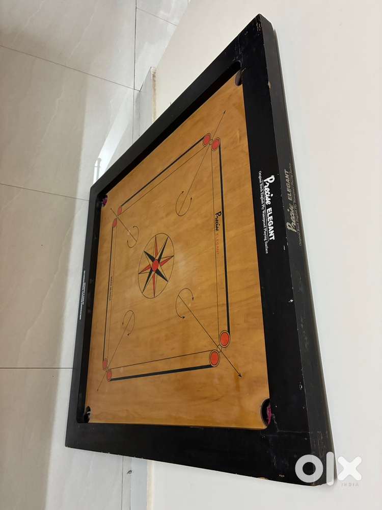 Carrom Board of International specification