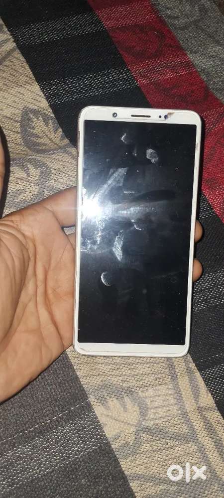 Vivo v7+ for sell urgently