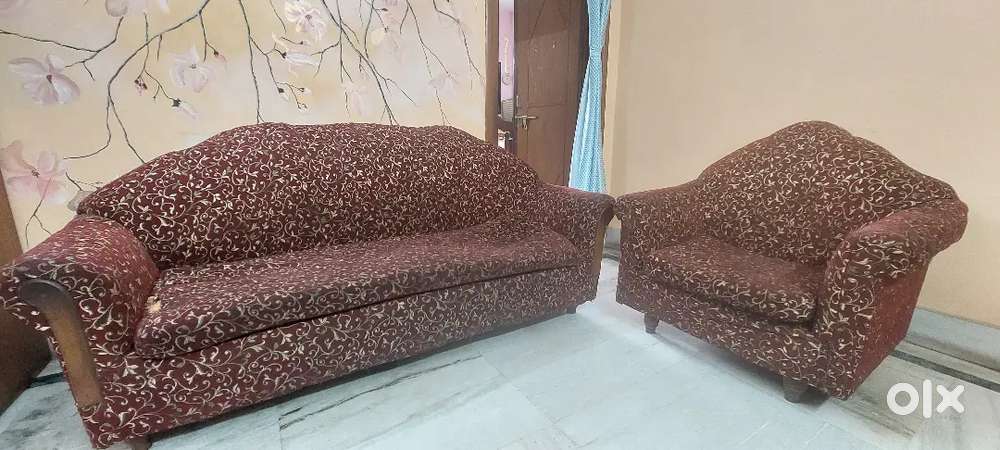 Sofa set with cotton cover.