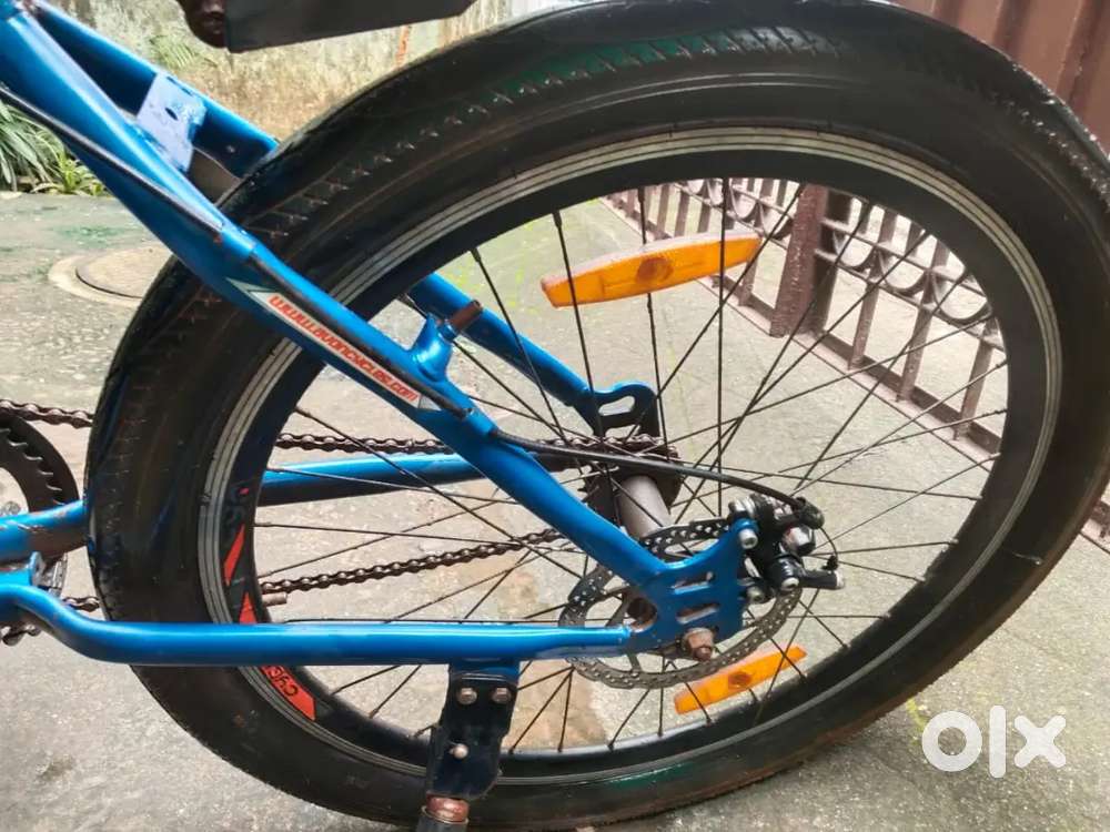 Avon MIEN boy bycycle for sale immediately 2years old  new condition