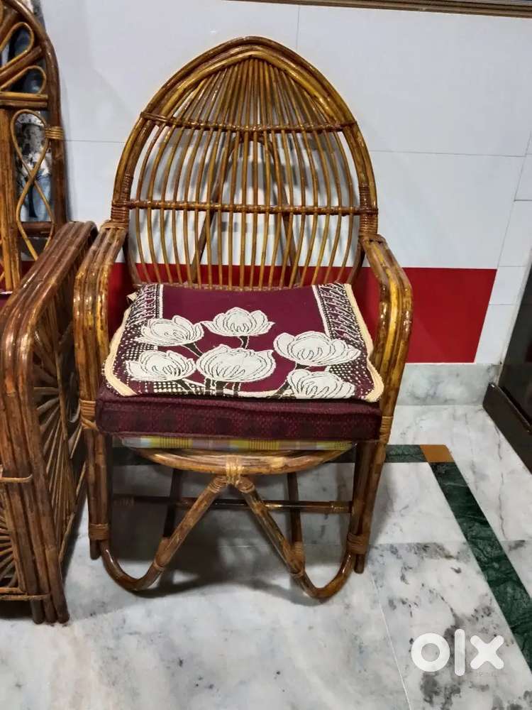 5 seater sofaset with center glass table