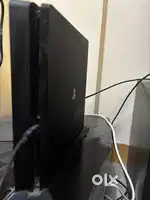PS4 Slim Gaming Console