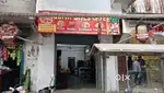 2 karigar chaiye-Chinese or Halwai