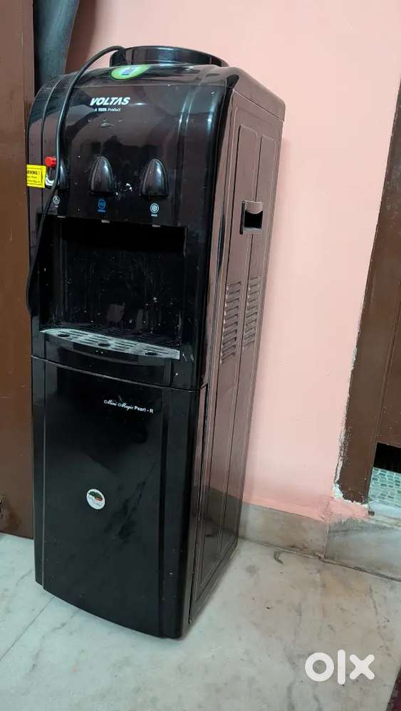 Voltas water cooler with fridge