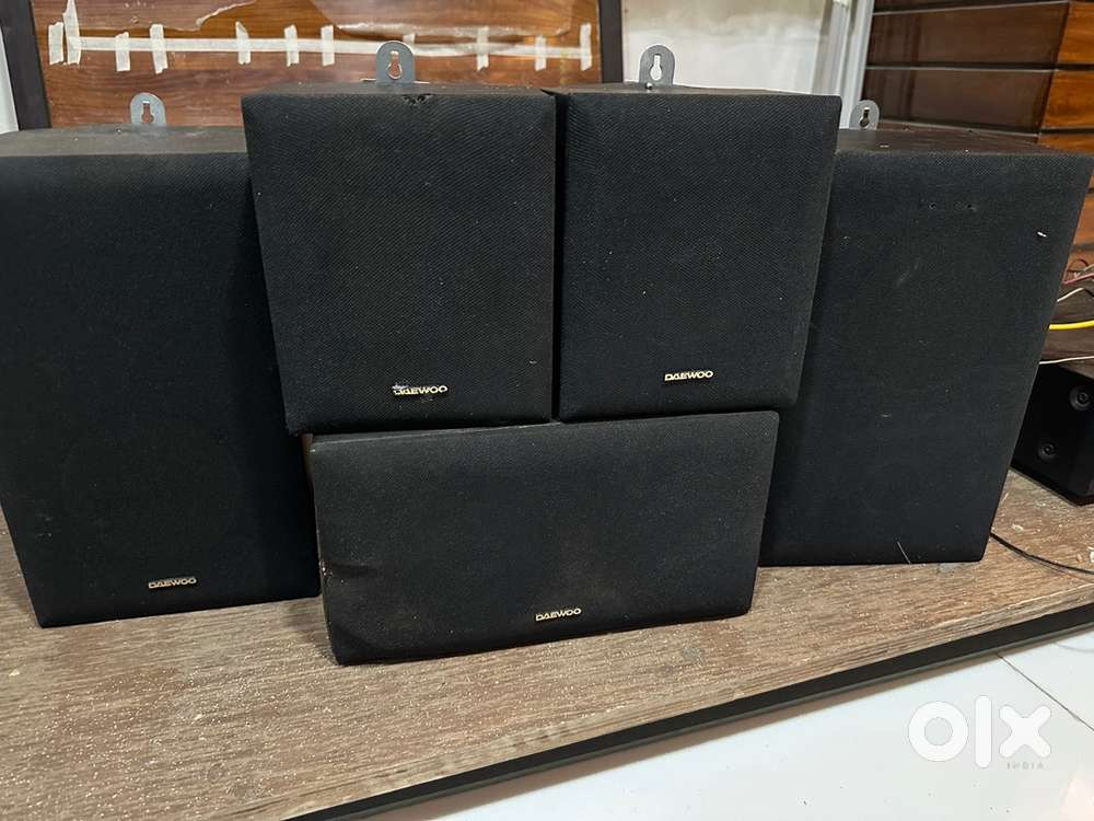 DAEWOO speaker set with amplifier