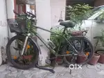 BTWIN ST 30 GOOD RUNNING CONDITION 2 YEAR OLD with accessories