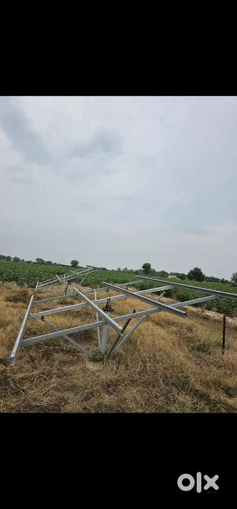Solar panel mounting structures
