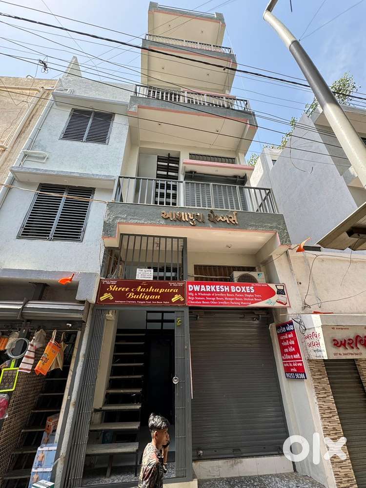 Urgent dukan vechavani and bhade devani chhe