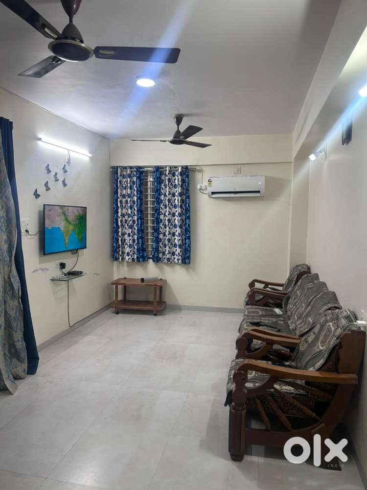 Fully furnished 2bhk fully AC available for rent