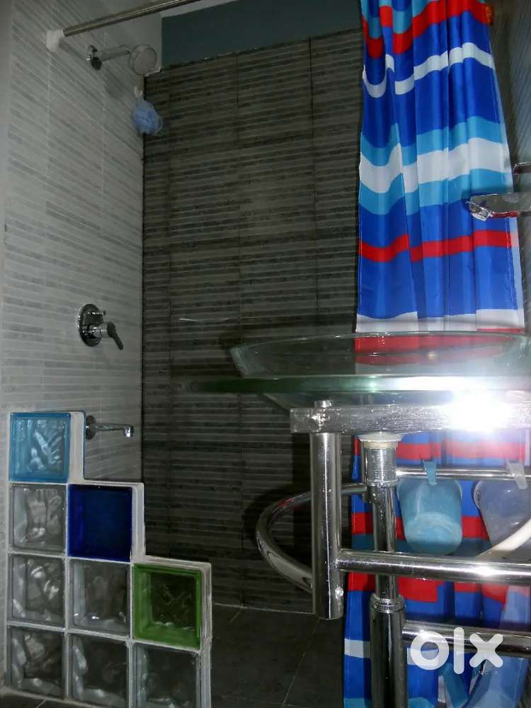 Posh Apt 3 balconies 18th floor A to Z available 1 kms, on main road