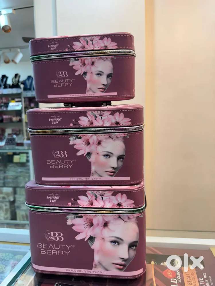 3-in-1 Vanity/Makeup Dressing Table+Mirror+Storage–Excellent Condition