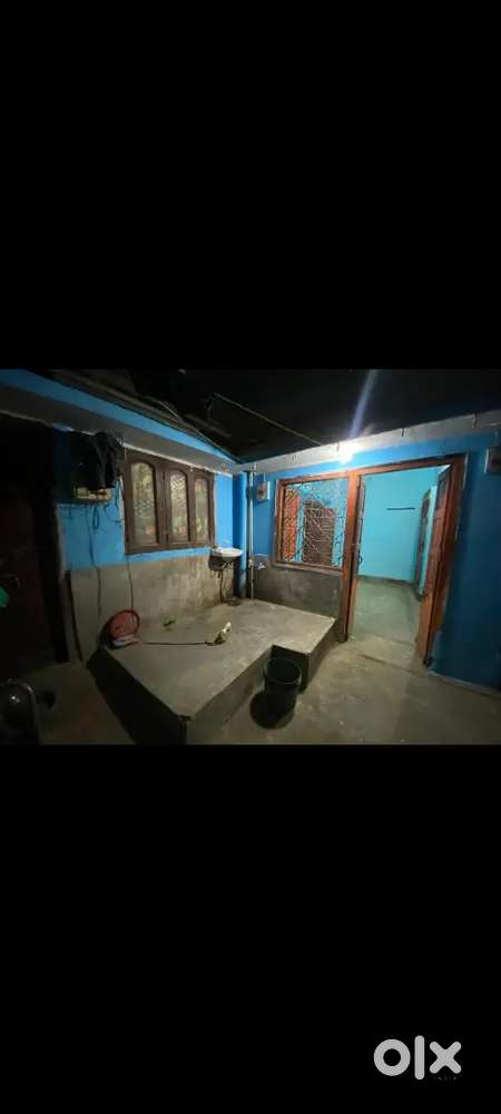 Room available for boys 1 Room 2 bed 1 fan 1 bathroom 1 kitchen