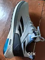 I want to sell new reebok original shoes