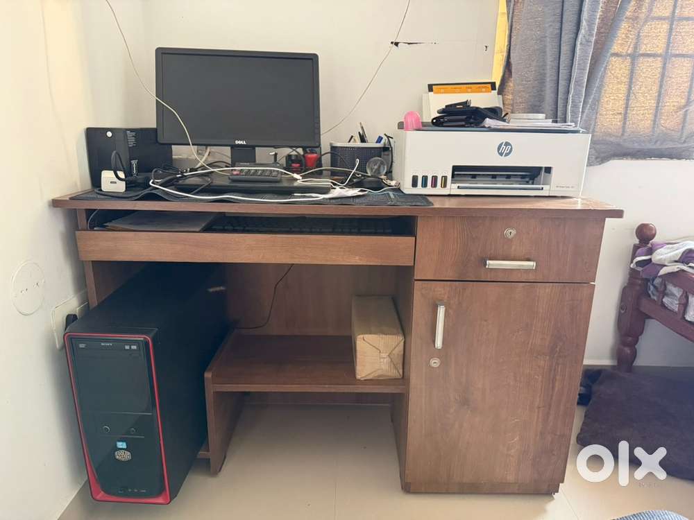 Office table