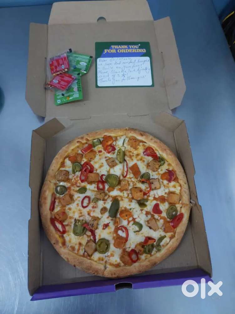 Kitchen me kaam karne ke liye ladke , ladki koi bhi apply kar sakte ha