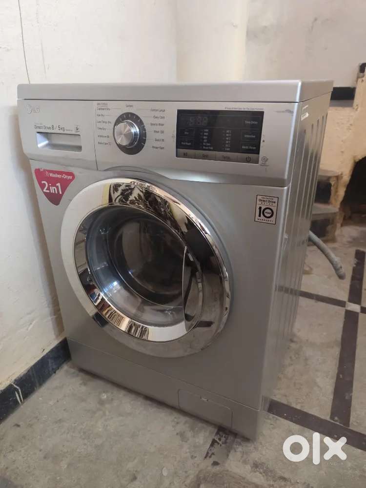 LG
Front-load Washer + Dryer (2-in-1) Capacity: 8 kg wash / 5 kg dry