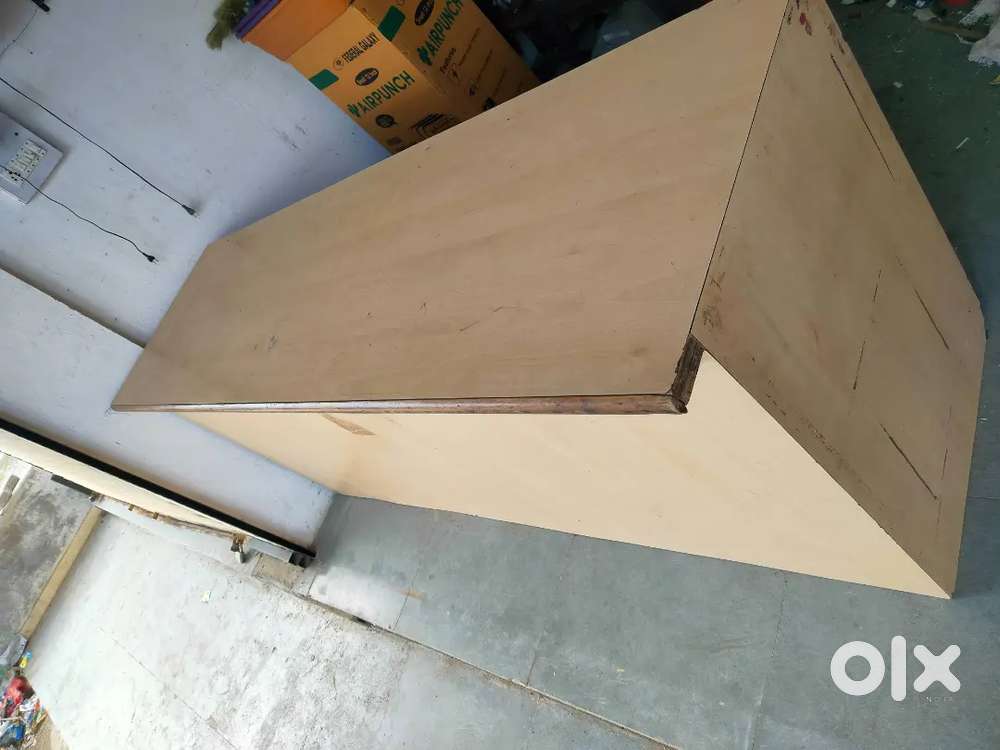 7*2 Wooden Counter in well condition
