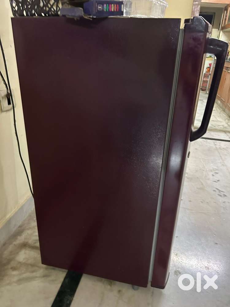Steal price single door fridge