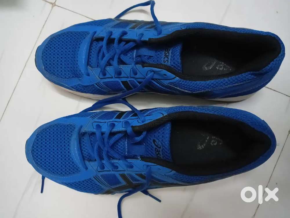 Asics shoes size 9