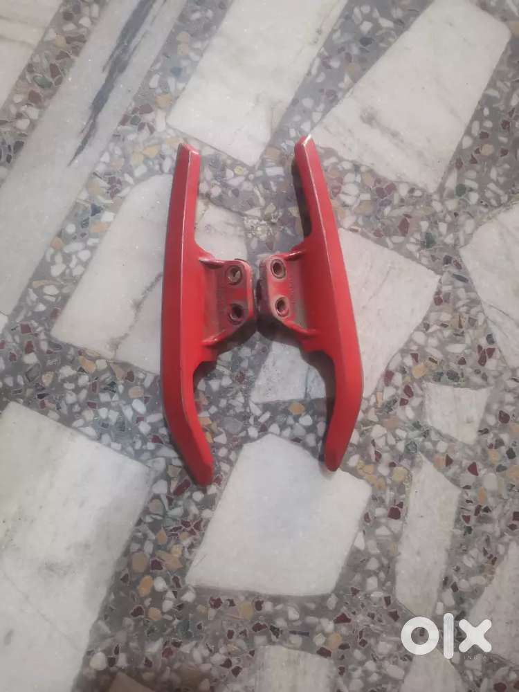 Bike ka Grab rail किसी लेना h तो massge करना