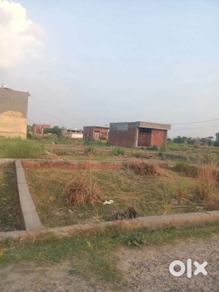 100 gaj ka plot