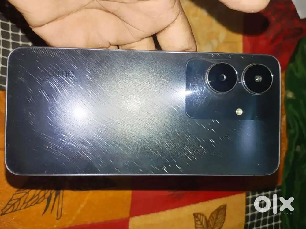 Realme c61 hai paise ke wajah se sell kar rha hu
