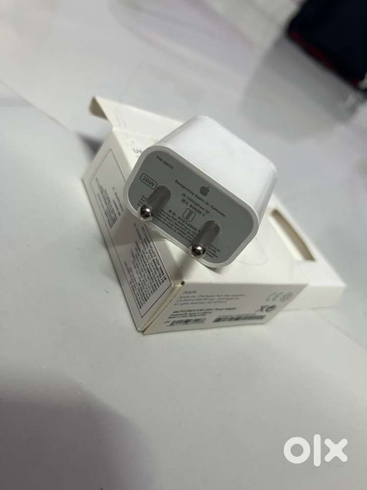 Apple 20w chager only box open