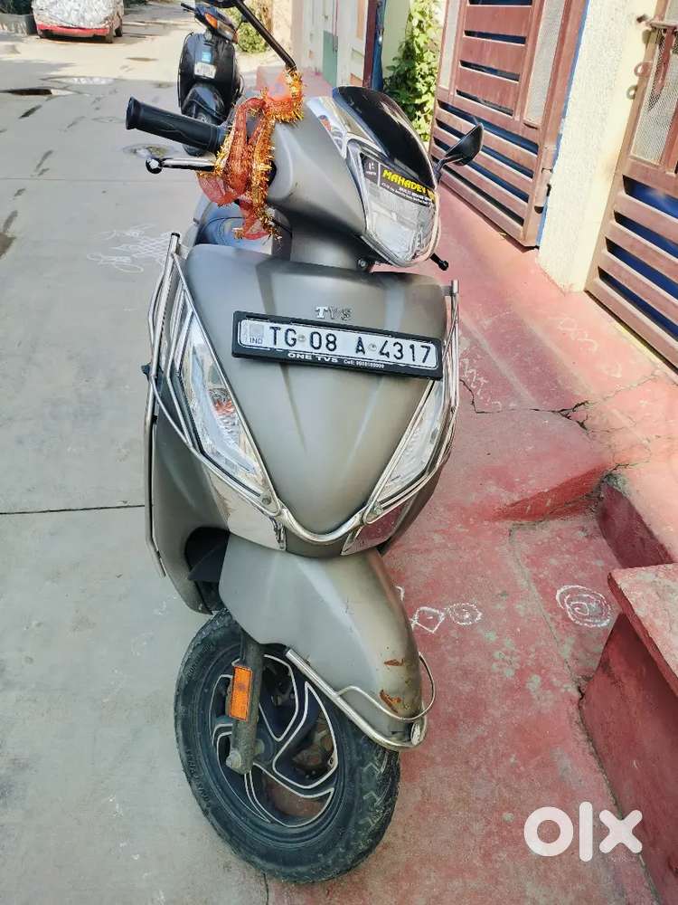 Scooty tvs jupiter 125 model