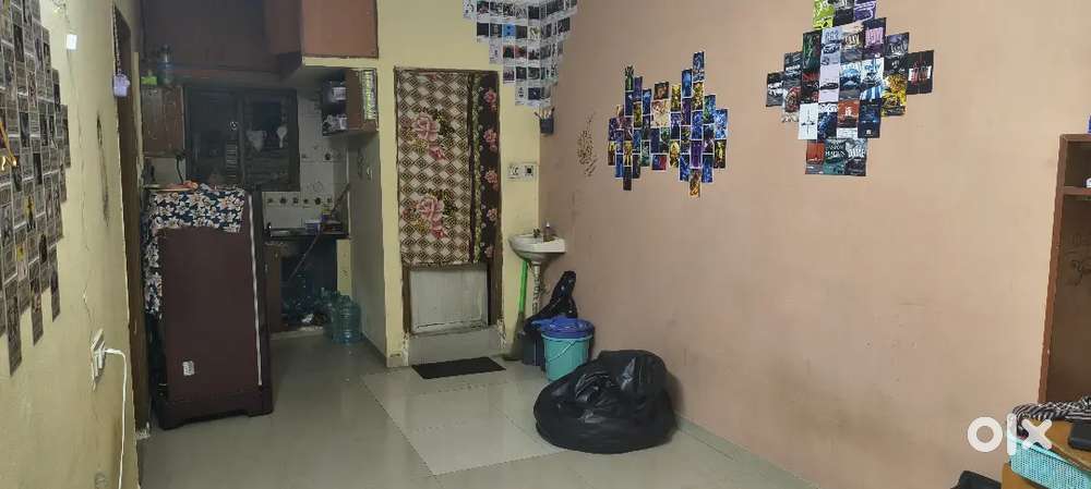 LOOKING FOR ROOMMATES MALLU