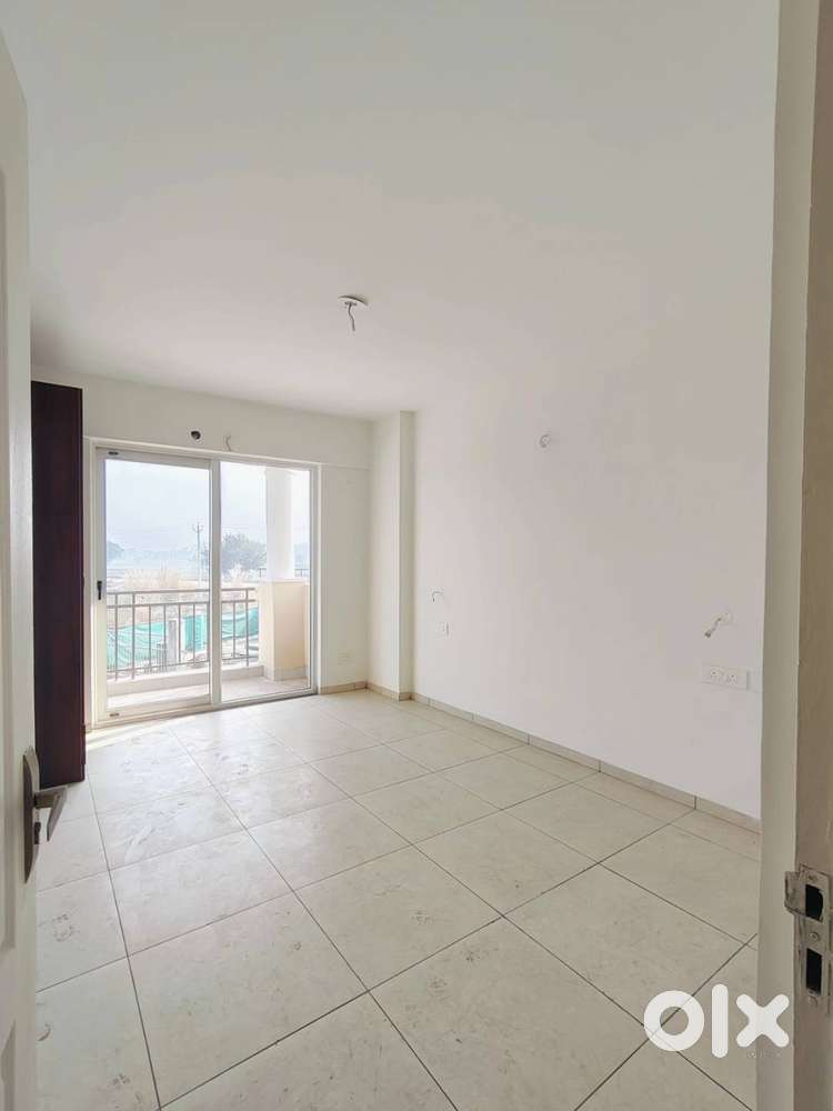 3BHK semi furnished flat for rent in Sushma Valencia