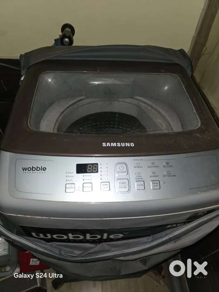 Refrigerator and washing machine