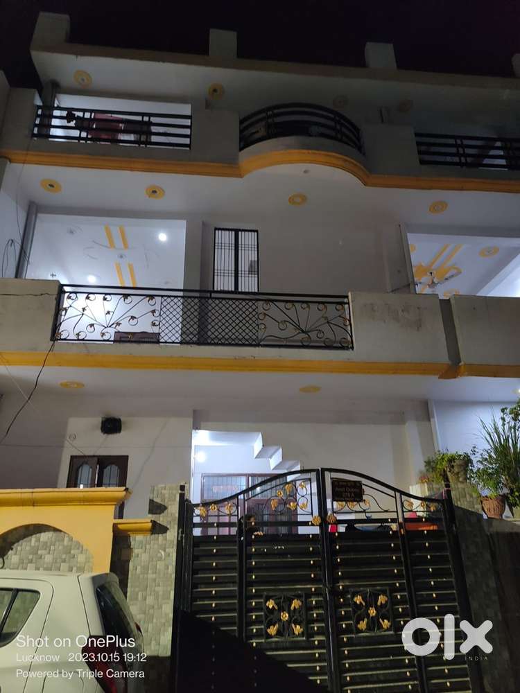 House for Sale! Ready to move three storeys well maintained