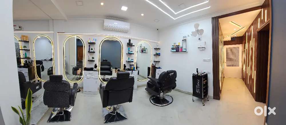 Fully furnished equipped beauty saloon rent at kadavandra