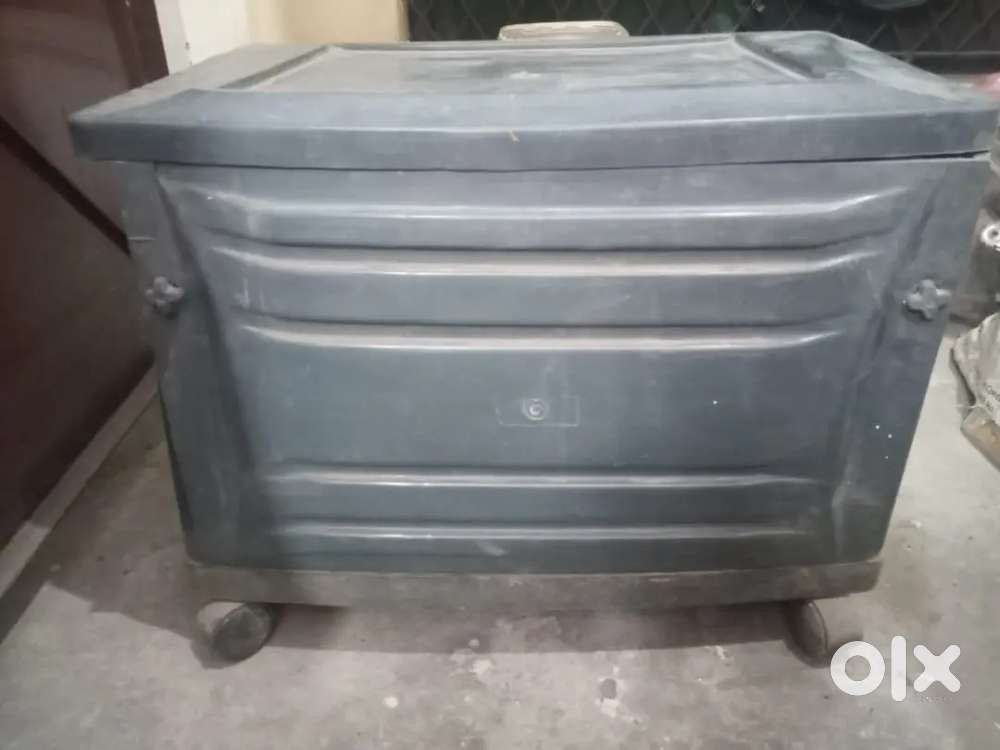 Inverter battery trolley