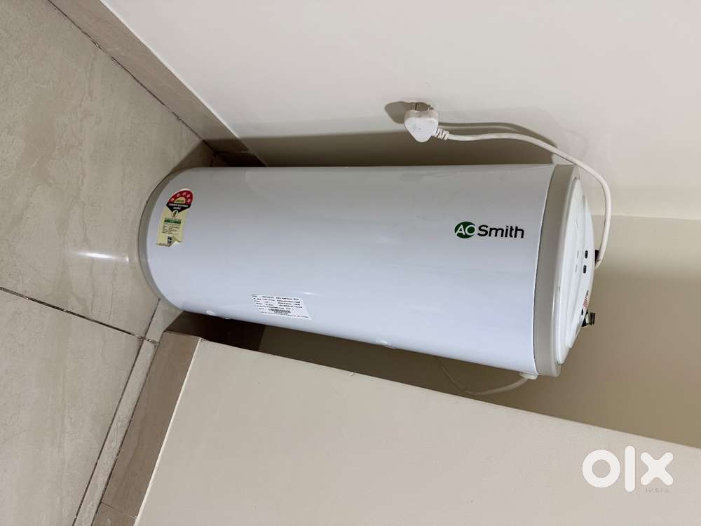 Used AO SMITH geyser - 25L horizontal RHS
