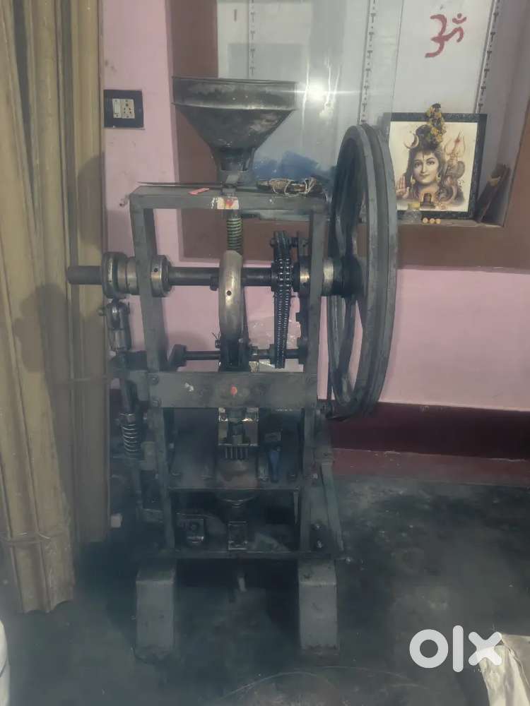 Camphor michen and camphor grainder