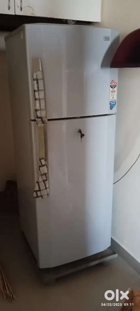 Lg double door fridge 290 litres